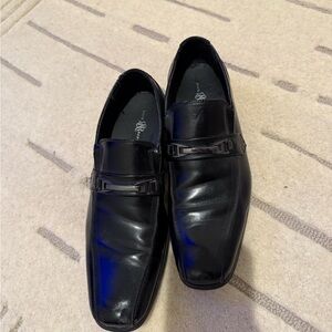 Men's size 10 Black Loafers